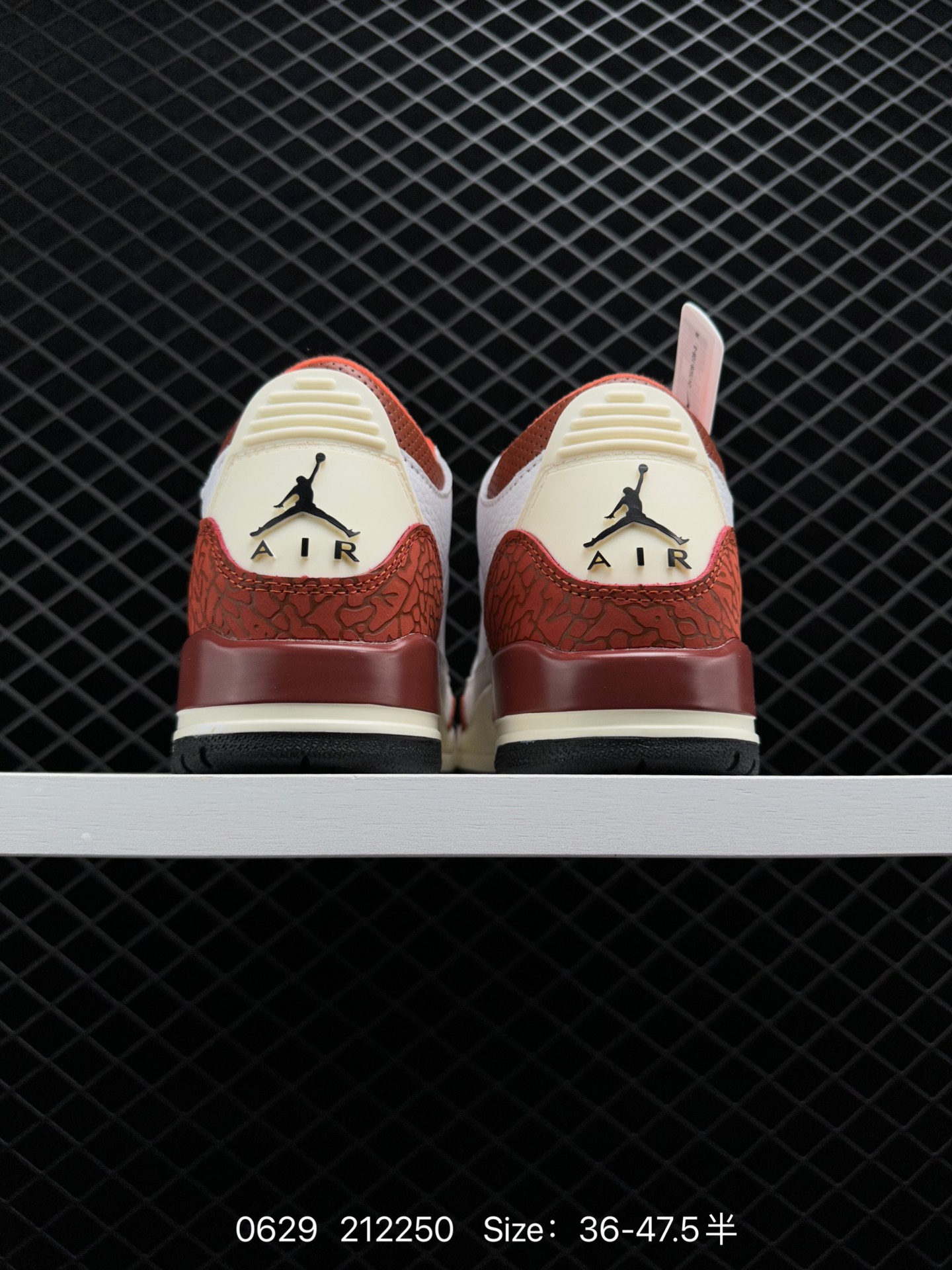 Air Jordan 3 Retro ”Hide and Sneak“